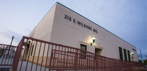 Wilshire Center ubicado a la salida de Fullerton College